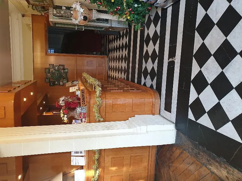 Hotel Du Square D'Anvers Parijs 2*,