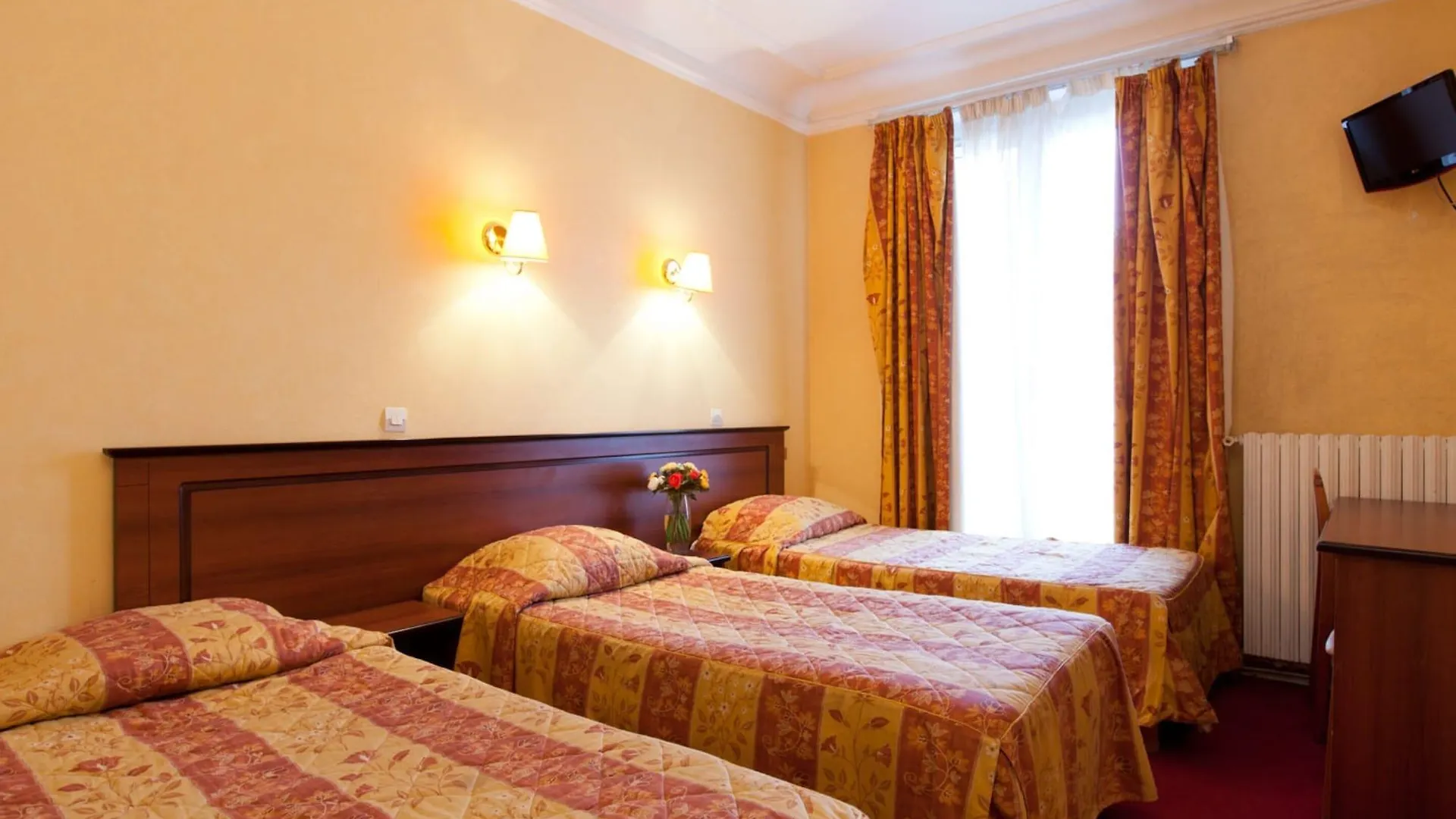 Hotel Du Square D'Anvers Париж 2*,