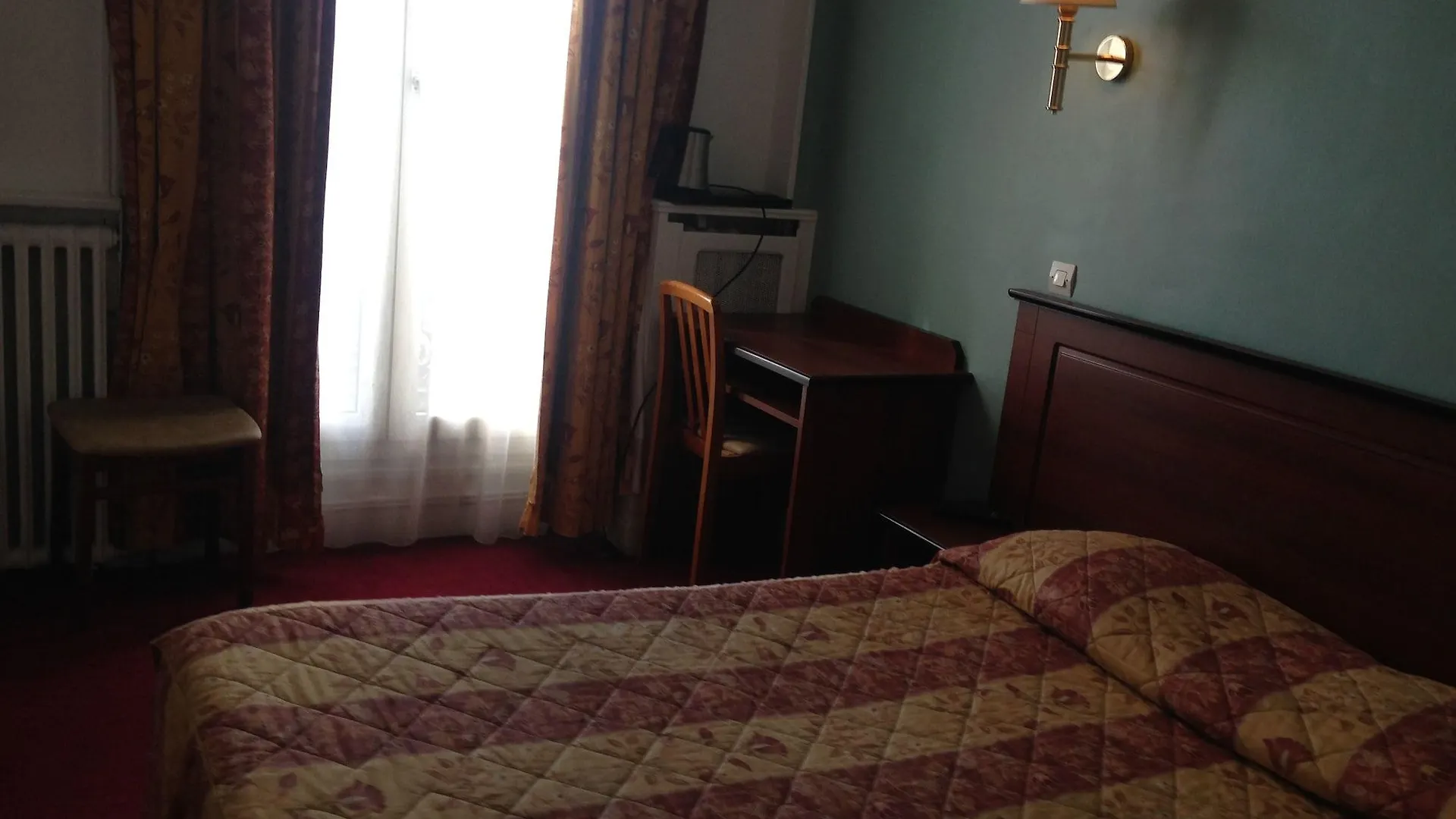 Hotel Du Square D'Anvers Париж